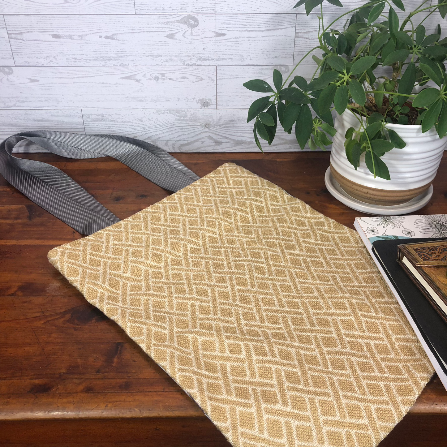 MINA Tote Bag - Gold Diamond/Navy Branch